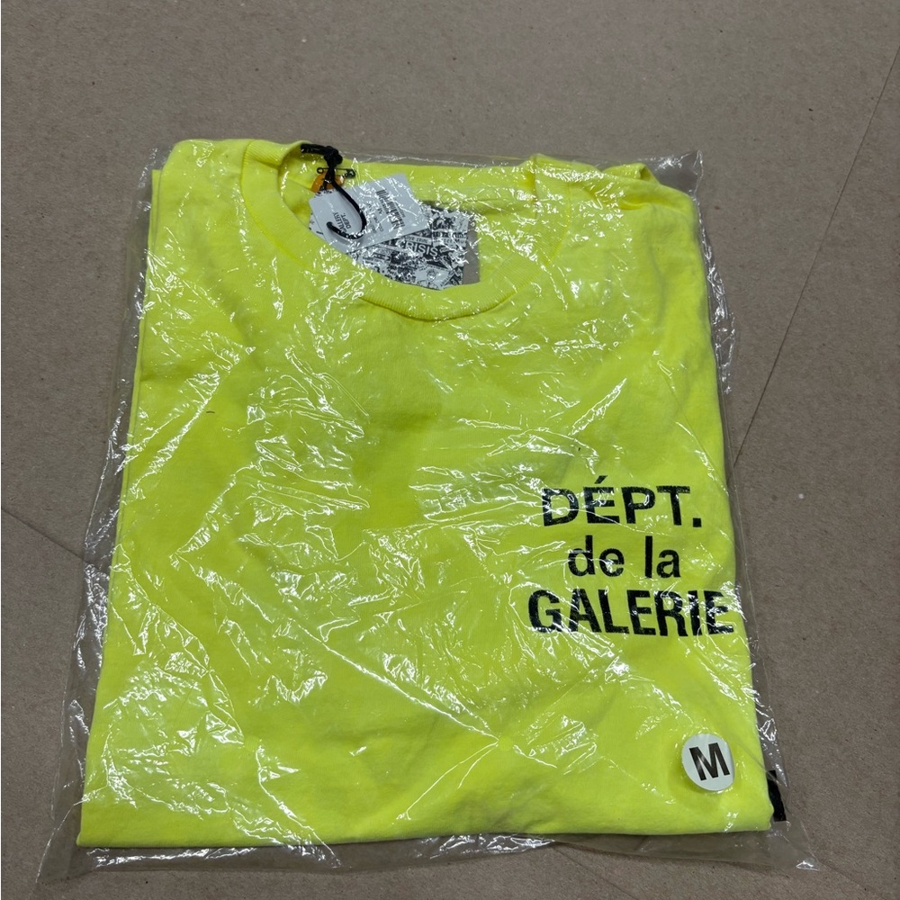 Yellow Gallery Dept. de la Galerie